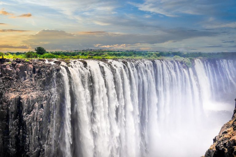 ZIMBABWE Travel Guide for 2024: Discover the Inspiration